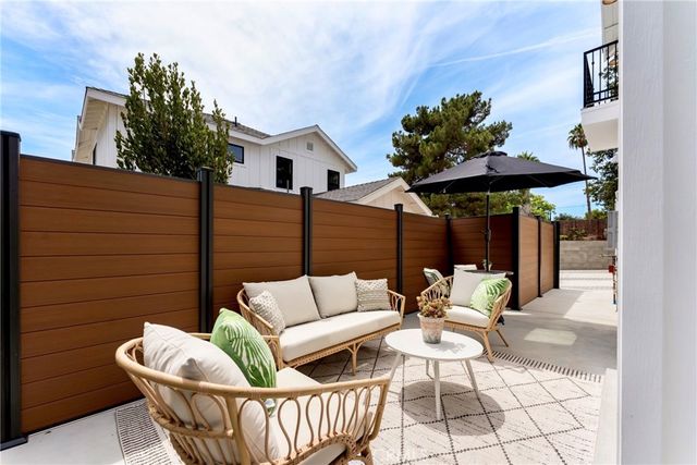 180 W Highland Avenue, Sierra Madre, CA 91024