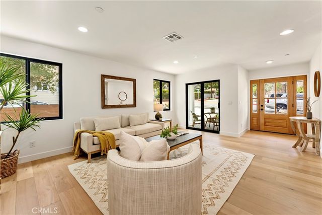 180 W Highland Avenue, Sierra Madre, CA 91024
