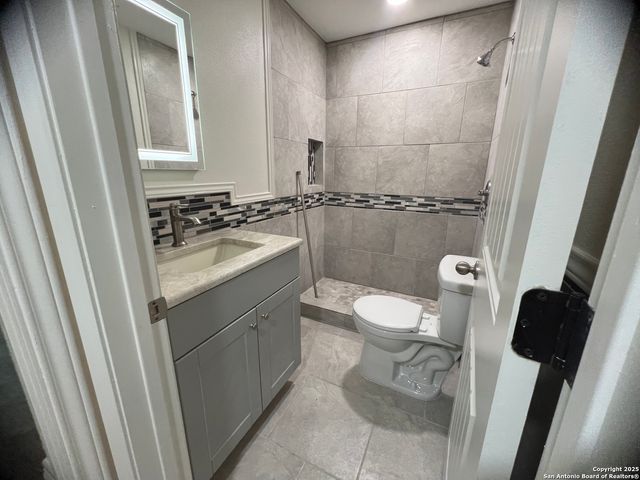 1033 Parkview Dr Apt G38, Canyon Lake, TX 78133