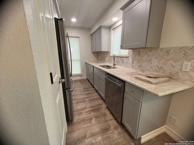 1033 Parkview Dr Apt G38, Canyon Lake, TX 78133
