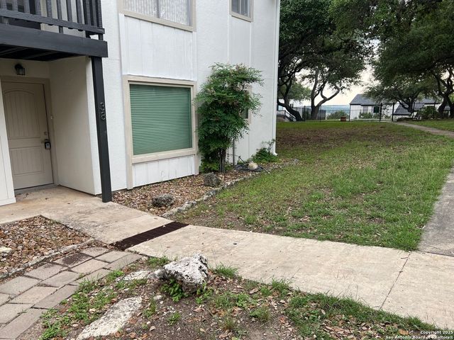 1033 Parkview Dr Apt G38, Canyon Lake, TX 78133