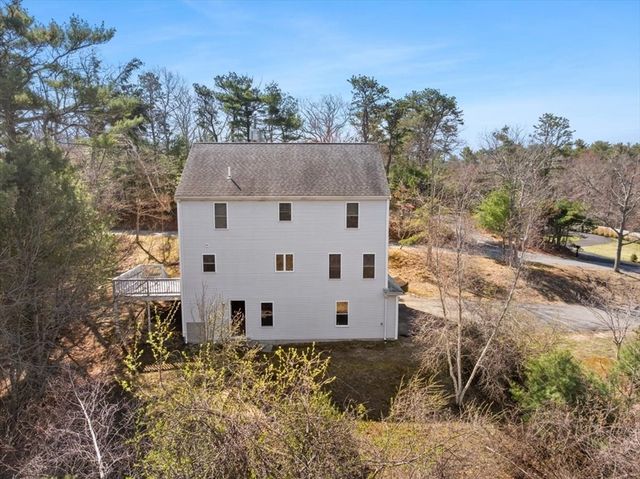10 Manomet Beach Blvd, Plymouth, MA 02360