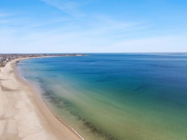 10 Manomet Beach Blvd, Plymouth, MA 02360
