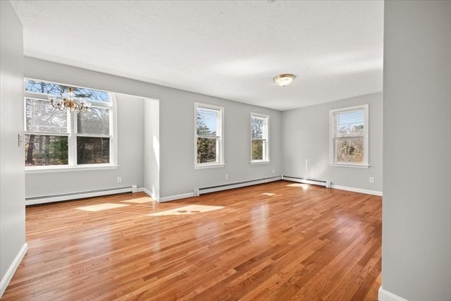 10 Manomet Beach Blvd, Plymouth, MA 02360