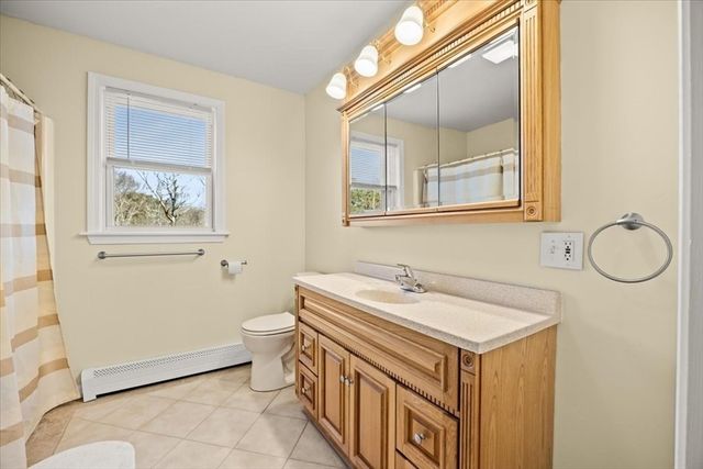 10 Manomet Beach Blvd, Plymouth, MA 02360