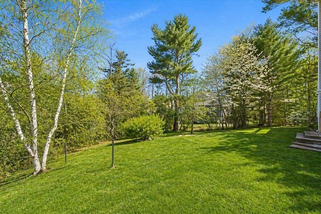 10 Manomet Beach Blvd, Plymouth, MA 02360