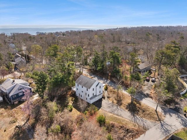 10 Manomet Beach Blvd, Plymouth, MA 02360