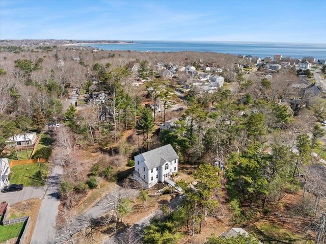 10 Manomet Beach Blvd, Plymouth, MA 02360