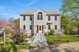 10 Manomet Beach Blvd, Plymouth, MA 02360