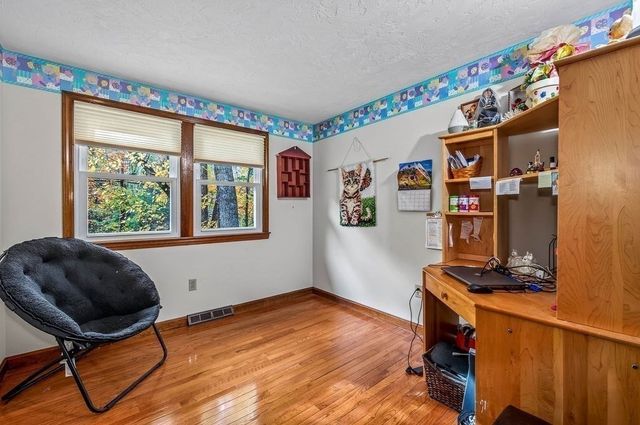 166 Stearns Ave, Mansfield, MA 02048