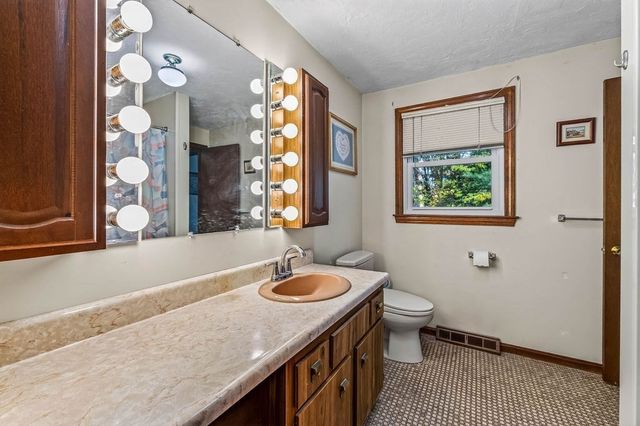 166 Stearns Ave, Mansfield, MA 02048