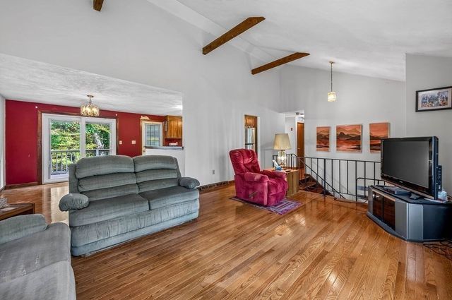 166 Stearns Ave, Mansfield, MA 02048