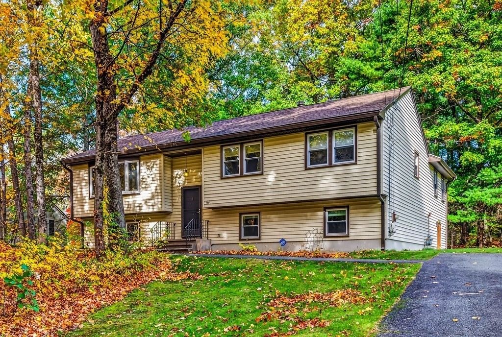 166 Stearns Ave, Mansfield, MA 02048