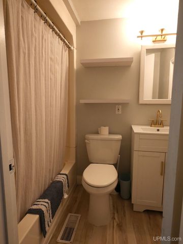 237 Kearsarge Street, Laurium, MI 49913