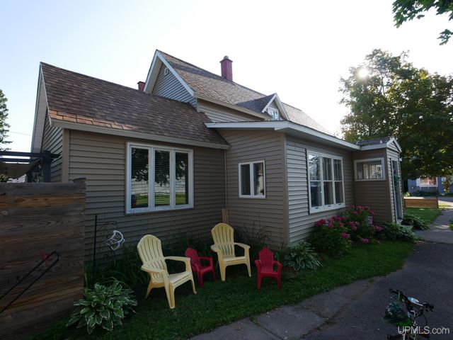 237 Kearsarge Street, Laurium, MI 49913