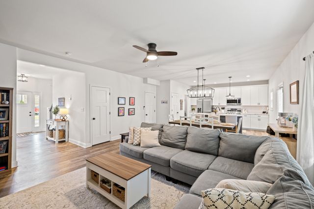 121 Winners Circle, Nicholasville, KY 40356