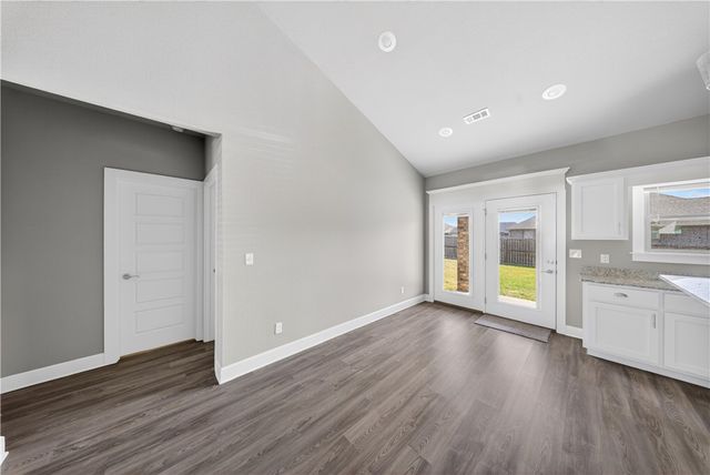 1737 Charismatic Drive, Prairie Grove, AR 72753