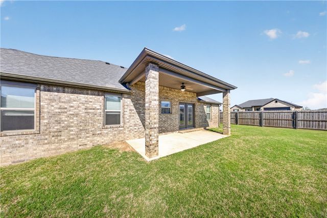 1737 Charismatic Drive, Prairie Grove, AR 72753
