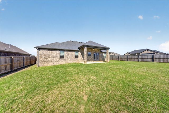 1737 Charismatic Drive, Prairie Grove, AR 72753