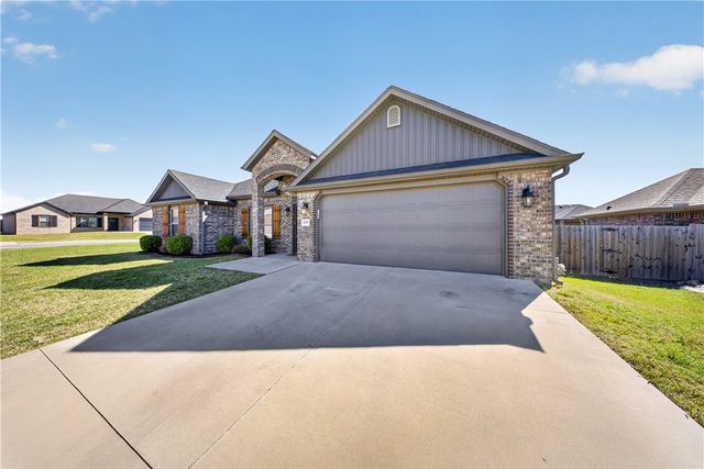 1737 Charismatic Drive, Prairie Grove, AR 72753