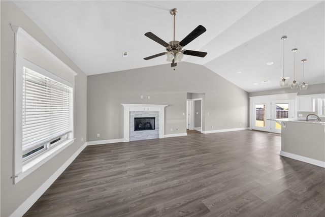 1737 Charismatic Drive, Prairie Grove, AR 72753