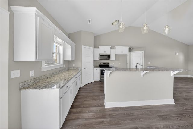 1737 Charismatic Drive, Prairie Grove, AR 72753