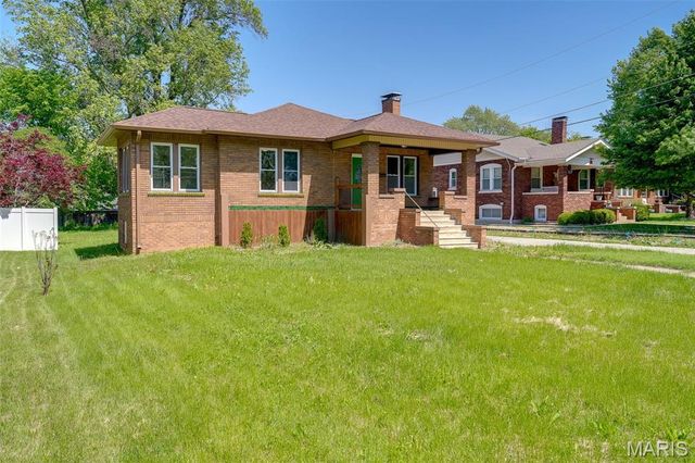24 S 95th Street, Belleville, IL 62223