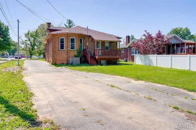 24 S 95th Street, Belleville, IL 62223
