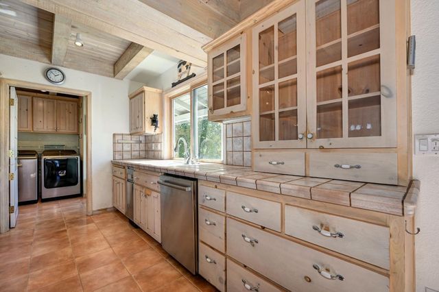 560 Oak View Ct, Pilot Hill, CA 95664