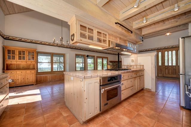 560 Oak View Ct, Pilot Hill, CA 95664