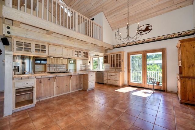 560 Oak View Ct, Pilot Hill, CA 95664