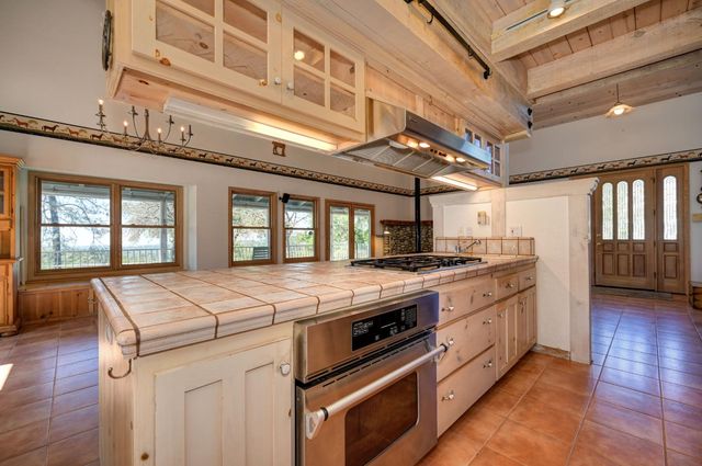 560 Oak View Ct, Pilot Hill, CA 95664