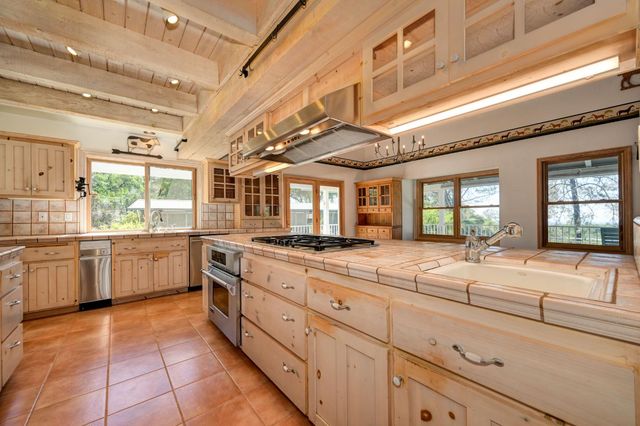 560 Oak View Ct, Pilot Hill, CA 95664