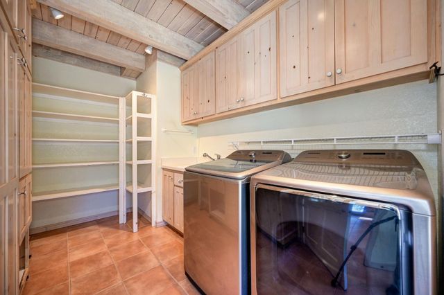 560 Oak View Ct, Pilot Hill, CA 95664