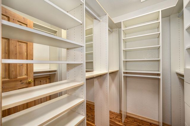 560 Oak View Ct, Pilot Hill, CA 95664