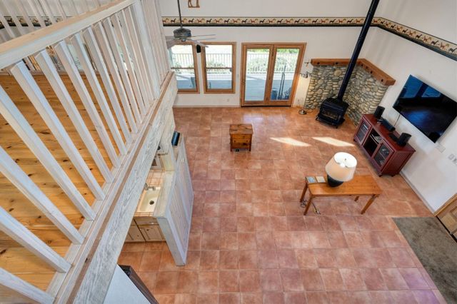 560 Oak View Ct, Pilot Hill, CA 95664