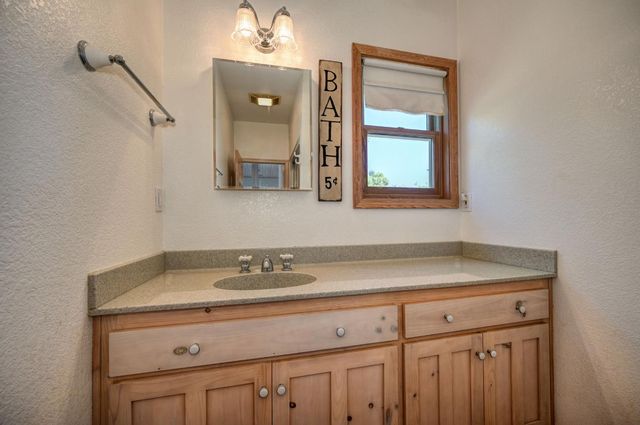 560 Oak View Ct, Pilot Hill, CA 95664