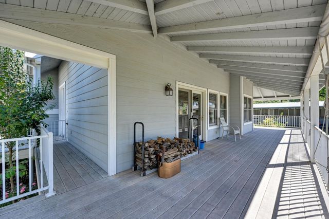 560 Oak View Ct, Pilot Hill, CA 95664