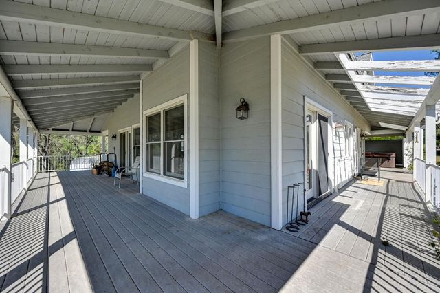 560 Oak View Ct, Pilot Hill, CA 95664