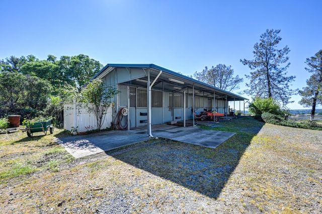 560 Oak View Ct, Pilot Hill, CA 95664