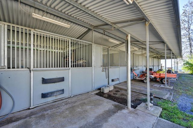 560 Oak View Ct, Pilot Hill, CA 95664