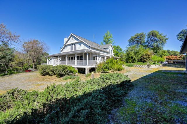 560 Oak View Ct, Pilot Hill, CA 95664