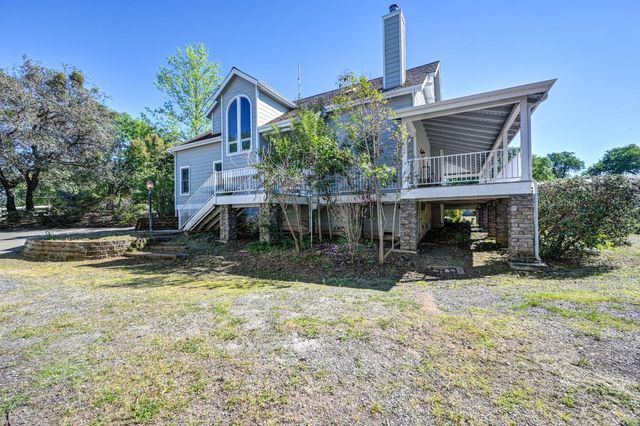 560 Oak View Ct, Pilot Hill, CA 95664