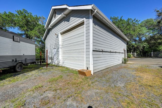 560 Oak View Ct, Pilot Hill, CA 95664