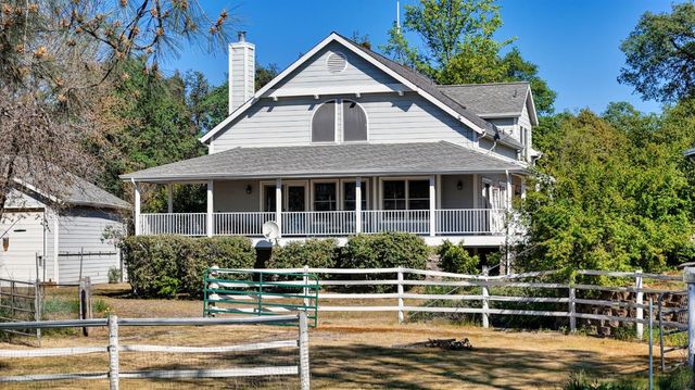 560 Oak View Ct, Pilot Hill, CA 95664