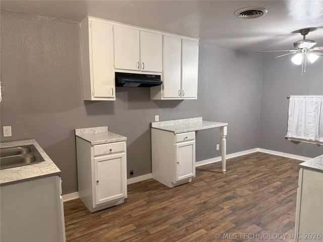 305 P SW, Ardmore, OK 73401