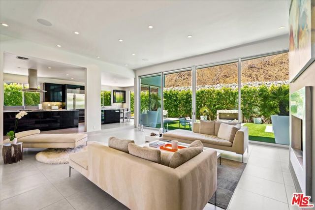 1175 Los Robles Drive, Palm Springs, CA 92262