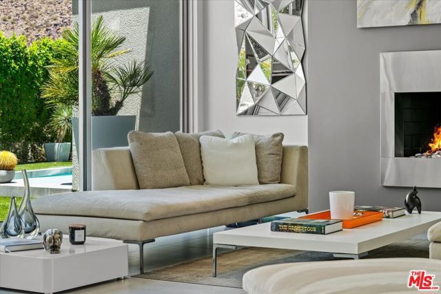 1175 Los Robles Drive, Palm Springs, CA 92262