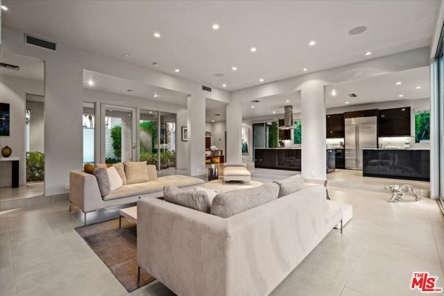 1175 Los Robles Drive, Palm Springs, CA 92262