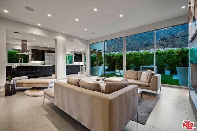 1175 Los Robles Drive, Palm Springs, CA 92262